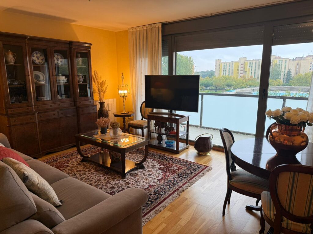 WhatsApp Image 2025-10-29 at 16.07.39 (1)