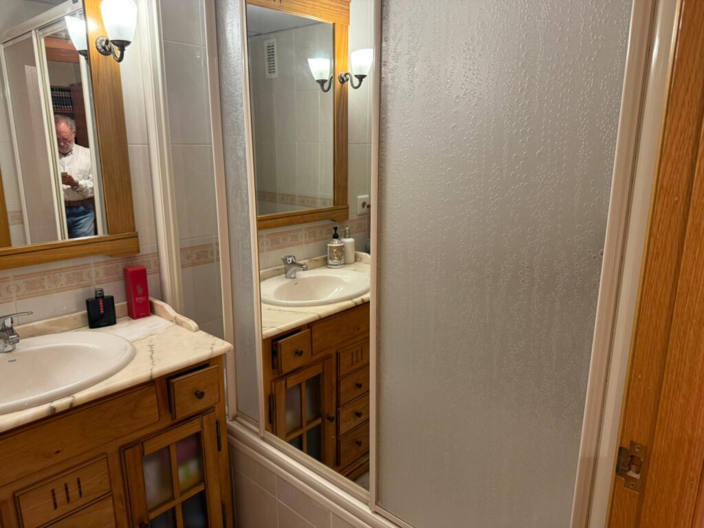 WhatsApp Image 2025-10-29 at 16.07.40 (1)